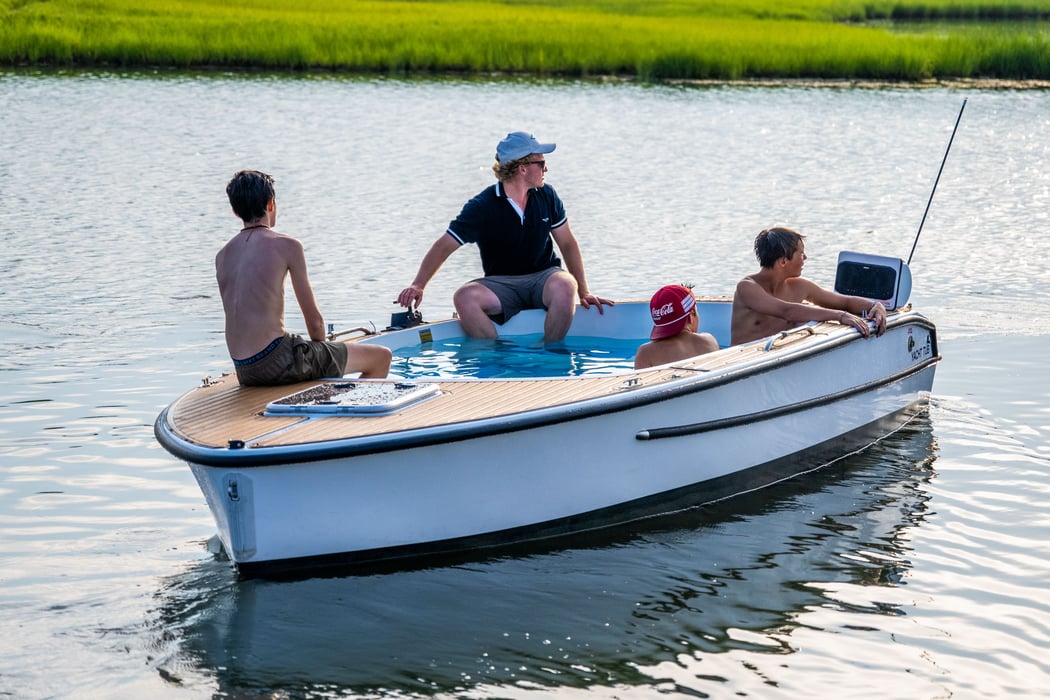 Hot-Tub-Chase-Guttman-22