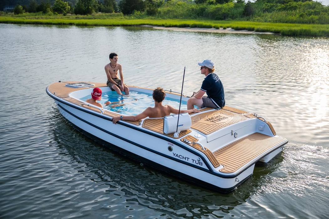 Hot-Tub-Chase-Guttman-25