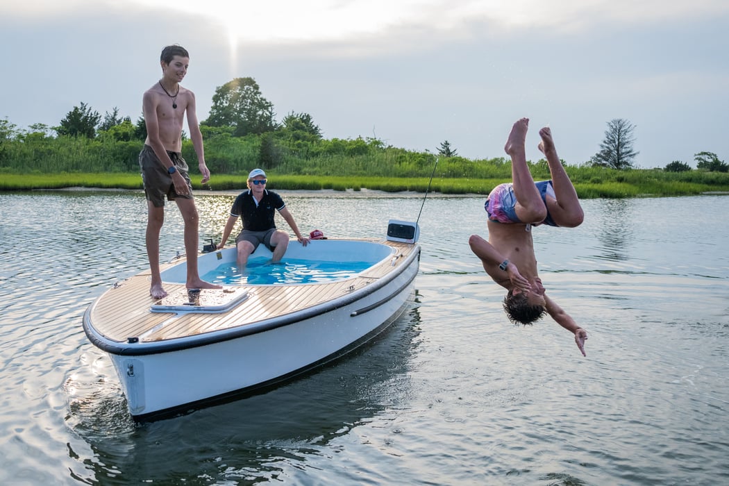 Hot-Tub-Chase-Guttman-36