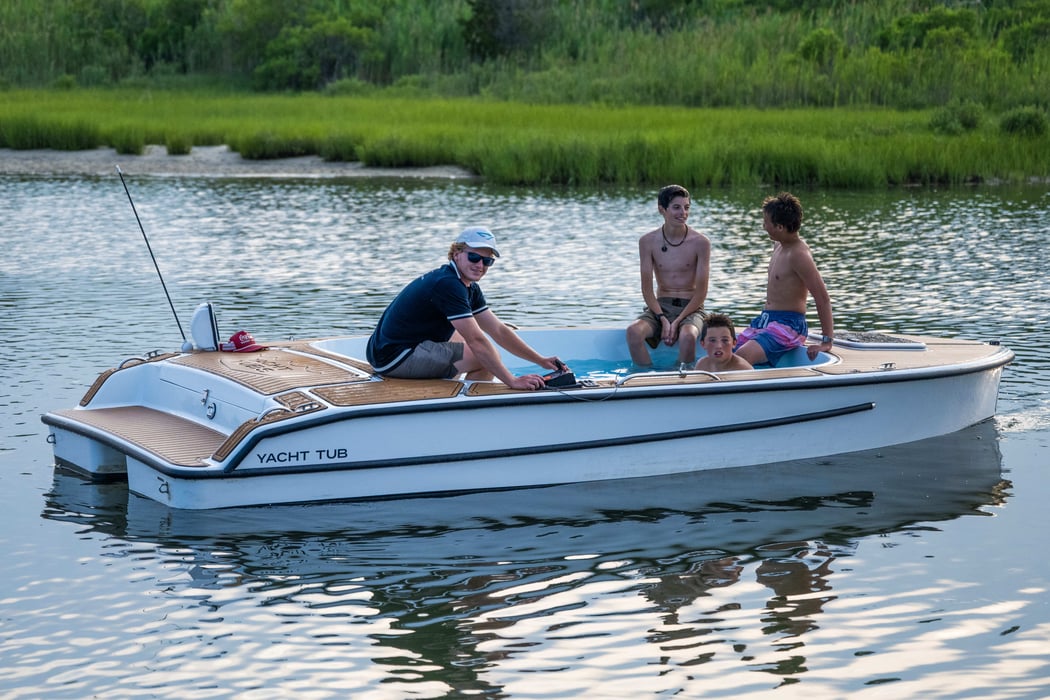Hot-Tub-Chase-Guttman-44