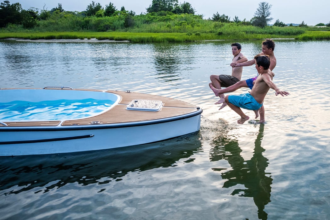 Hot-Tub-Chase-Guttman-46