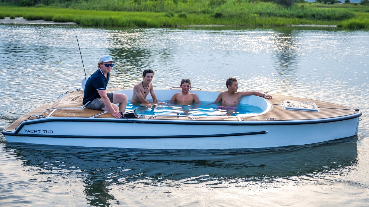 Hot-Tub-Chase-Guttman-50