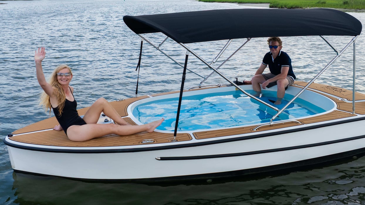 Hot-Tub-Chase-Guttman-52