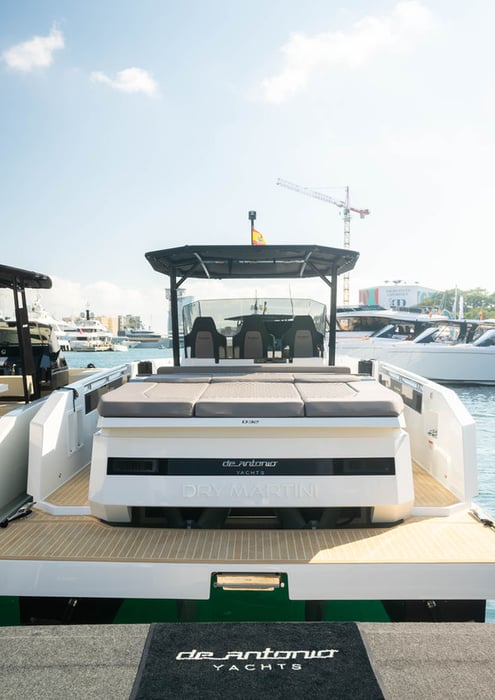 D32-deantonio-yacht-4