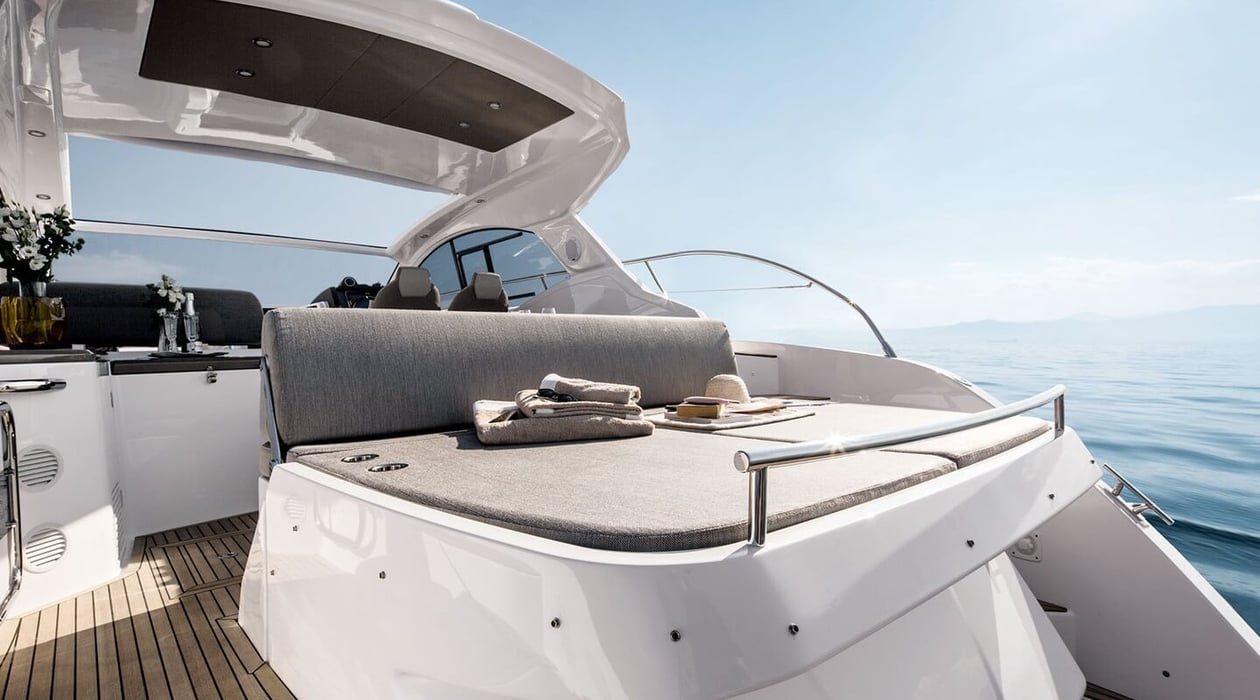 50' Azimut + Seabob and 43' Azimut + Seabob Tie-Up (25 Guests)