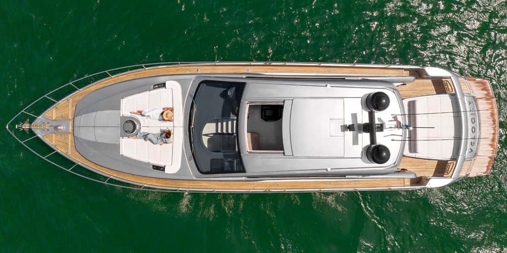62' Pershing + 2 Seabobs