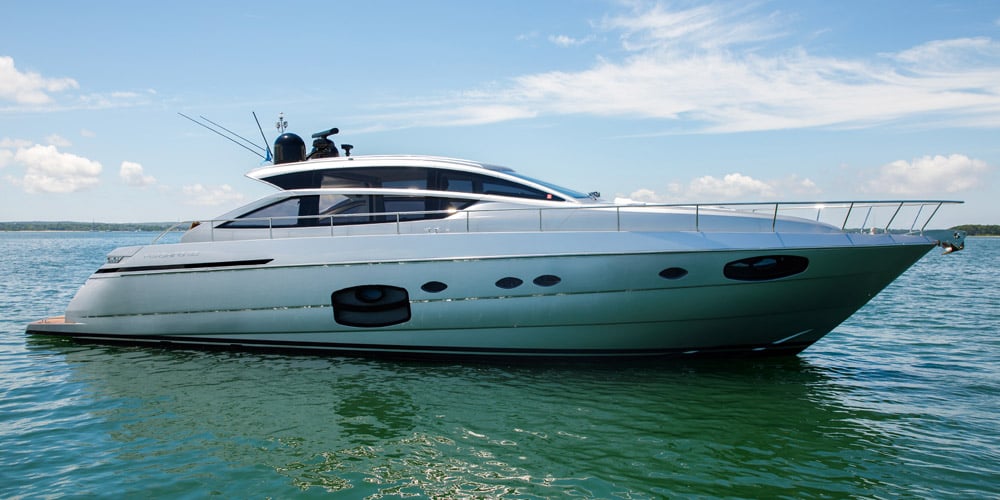 62' Pershing + 2 Seabobs