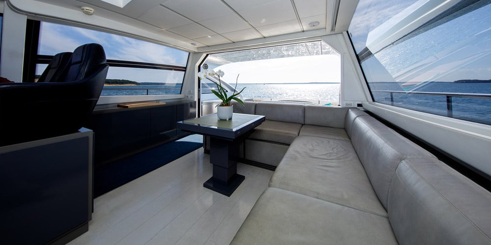 62' Pershing + 2 Seabobs
